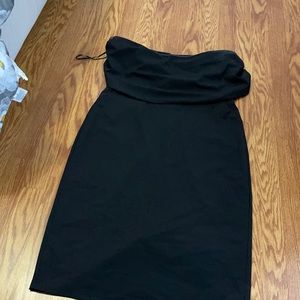 Lulu’s strapless black dress